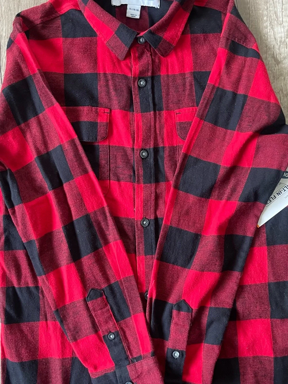 NWT Old Navy Red and Black Buffalo Plaid Shirt Kids Unisex Size XLarge (14-16)